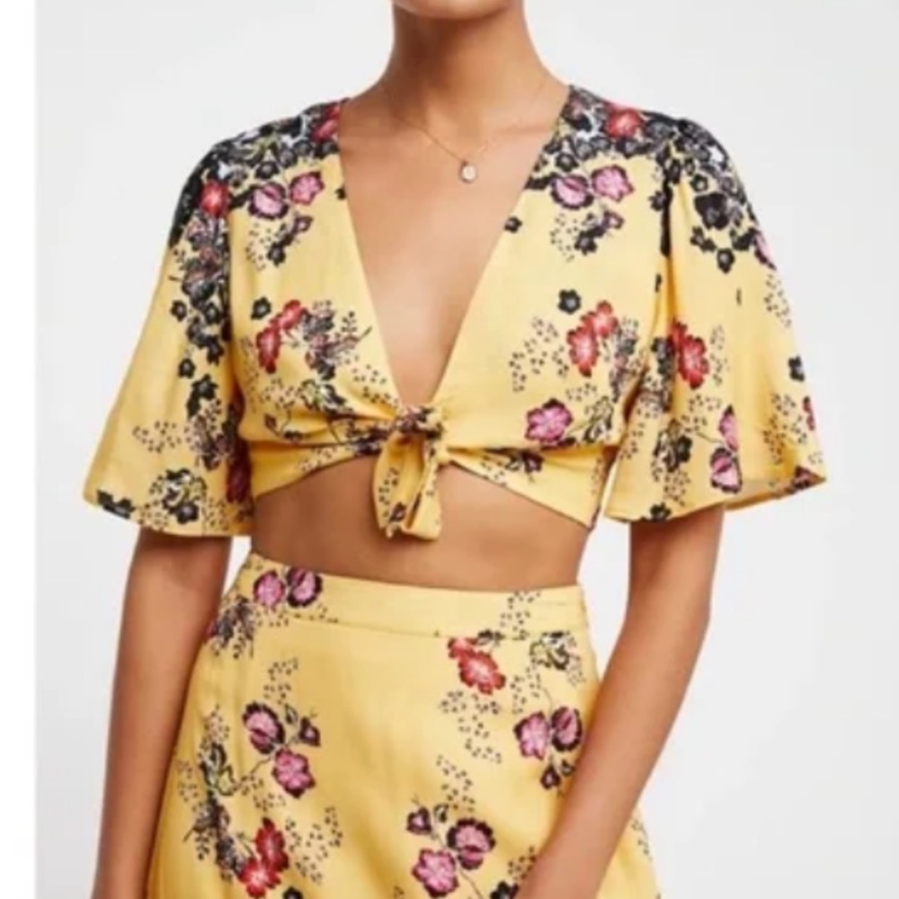 Free people crop tie front top. new without tags.